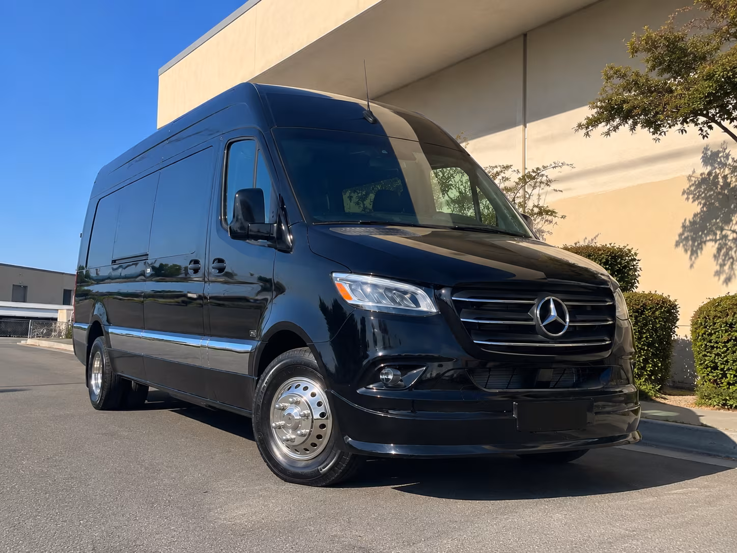 find the perfect transportation for your next airport transfer 1