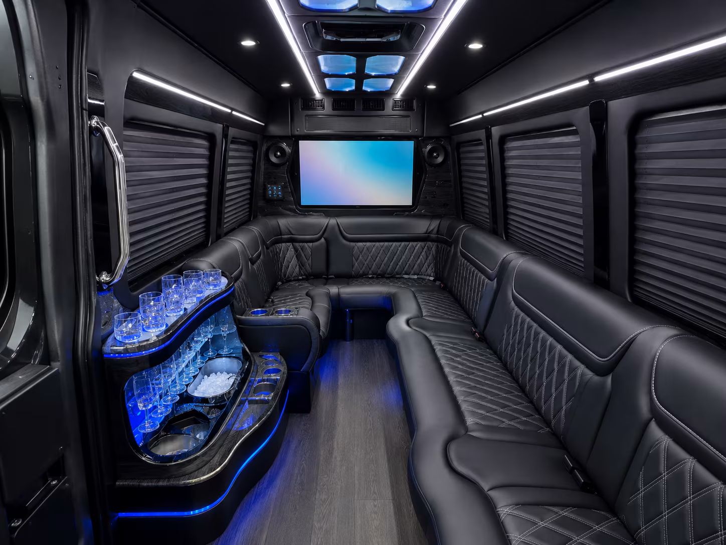 find the perfect transportation for your next airport transfer 5